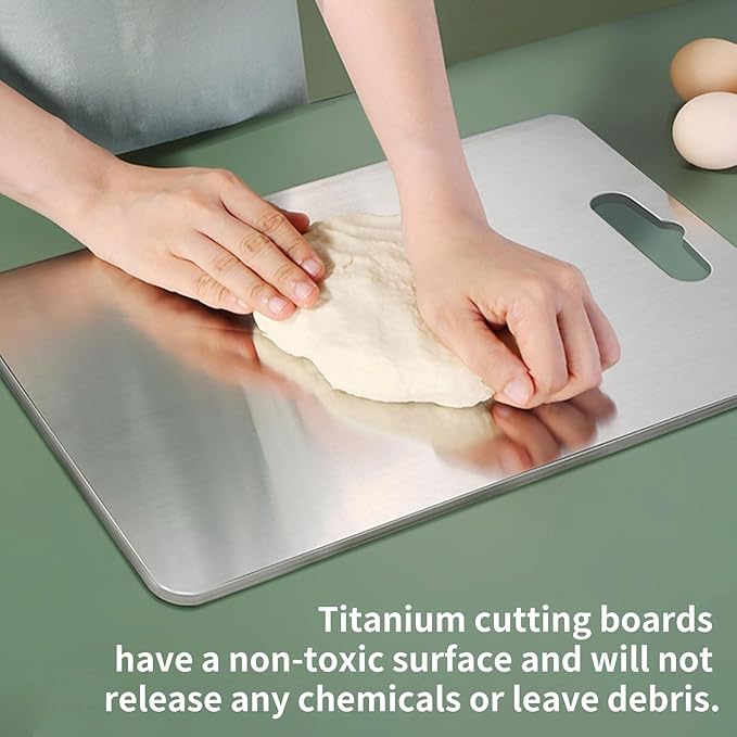 Novara™ Titanium Cutting Board - لوح تقطيع التيتانيوم